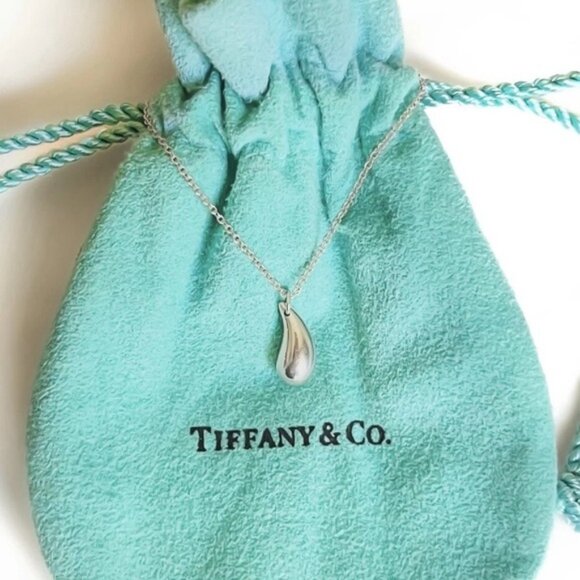 Tiffany & Co. 925 Silver Teardrop Necklace - 💯% Authentic & Excellent Condition - Picture 1 of 7